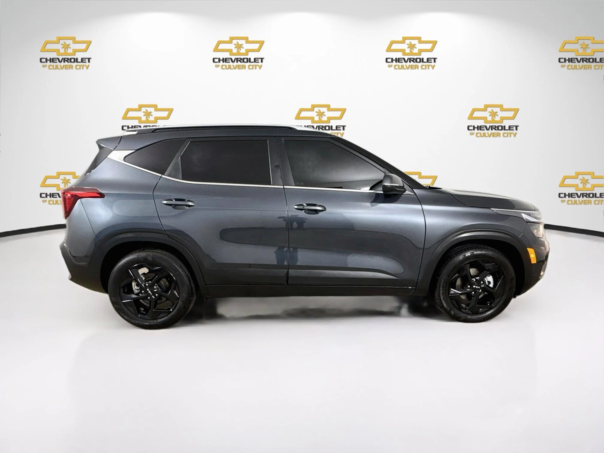 Used 2026  Kia EX image 9