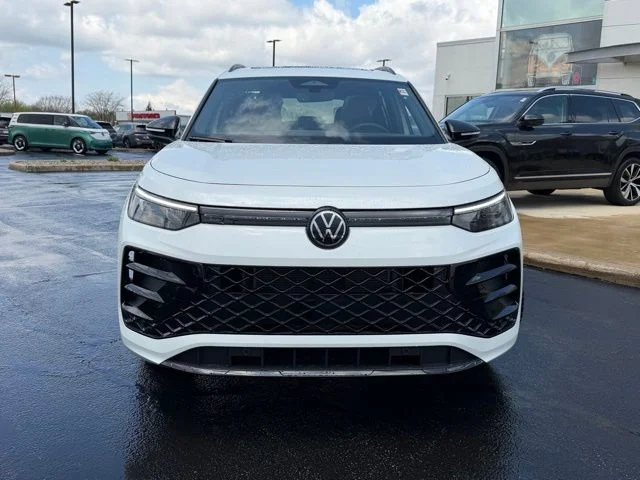 New 2026 White Volkswagen 2.0T SE R-Line Black image 2