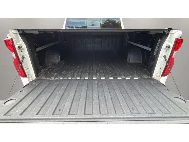 Used 2022 Beige Chevrolet High Country image 34