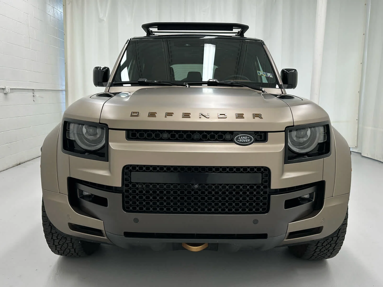 Used 2025 Petra Copper Premium Metallic Land Rover OCTA image 5