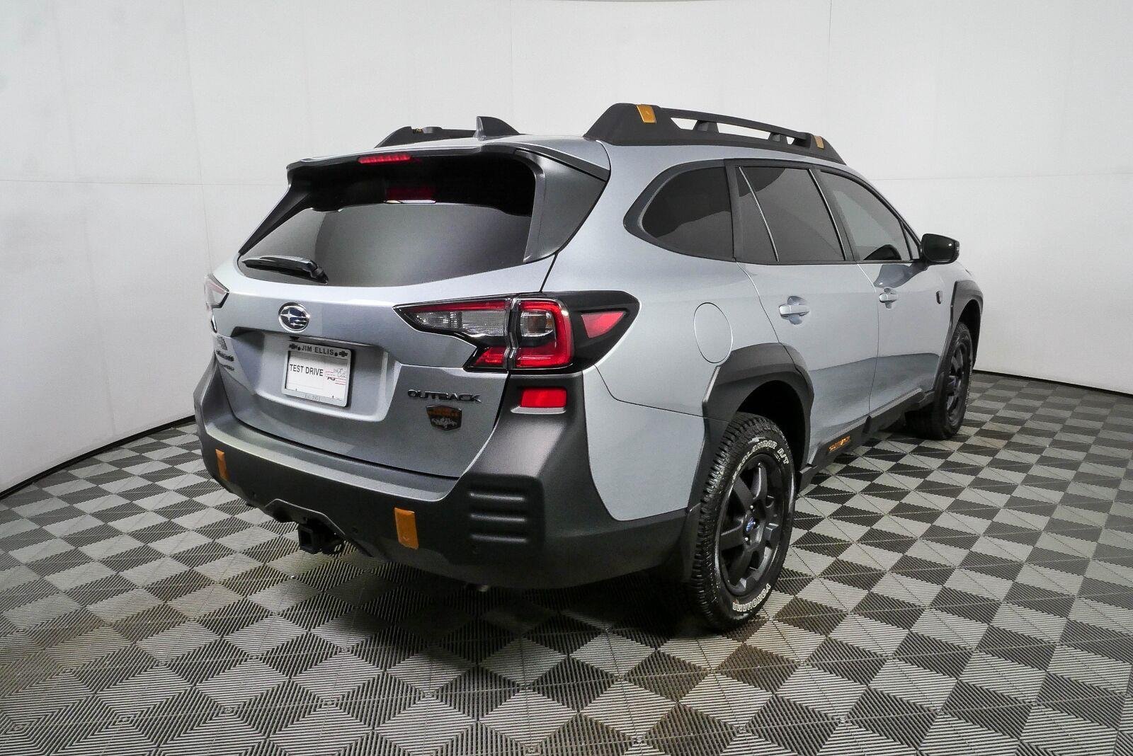 Used 2025 Ice Silver Metallic Subaru Wilderness image 3