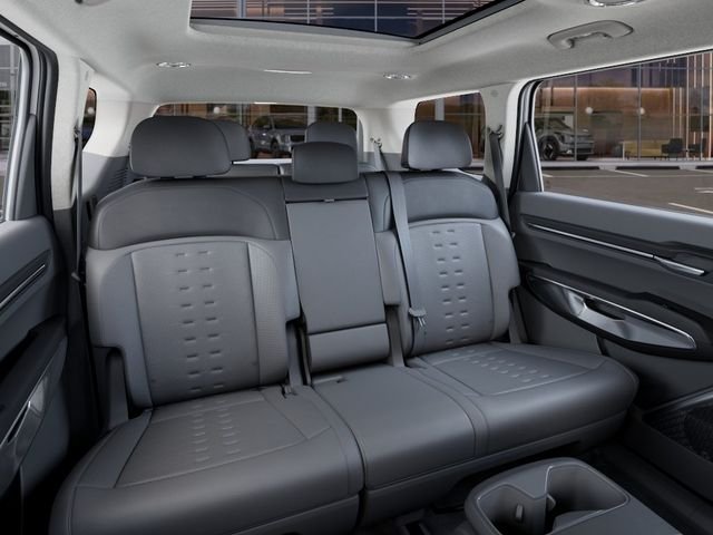 New 2026 Glacial White Kia Wind AWD image 16