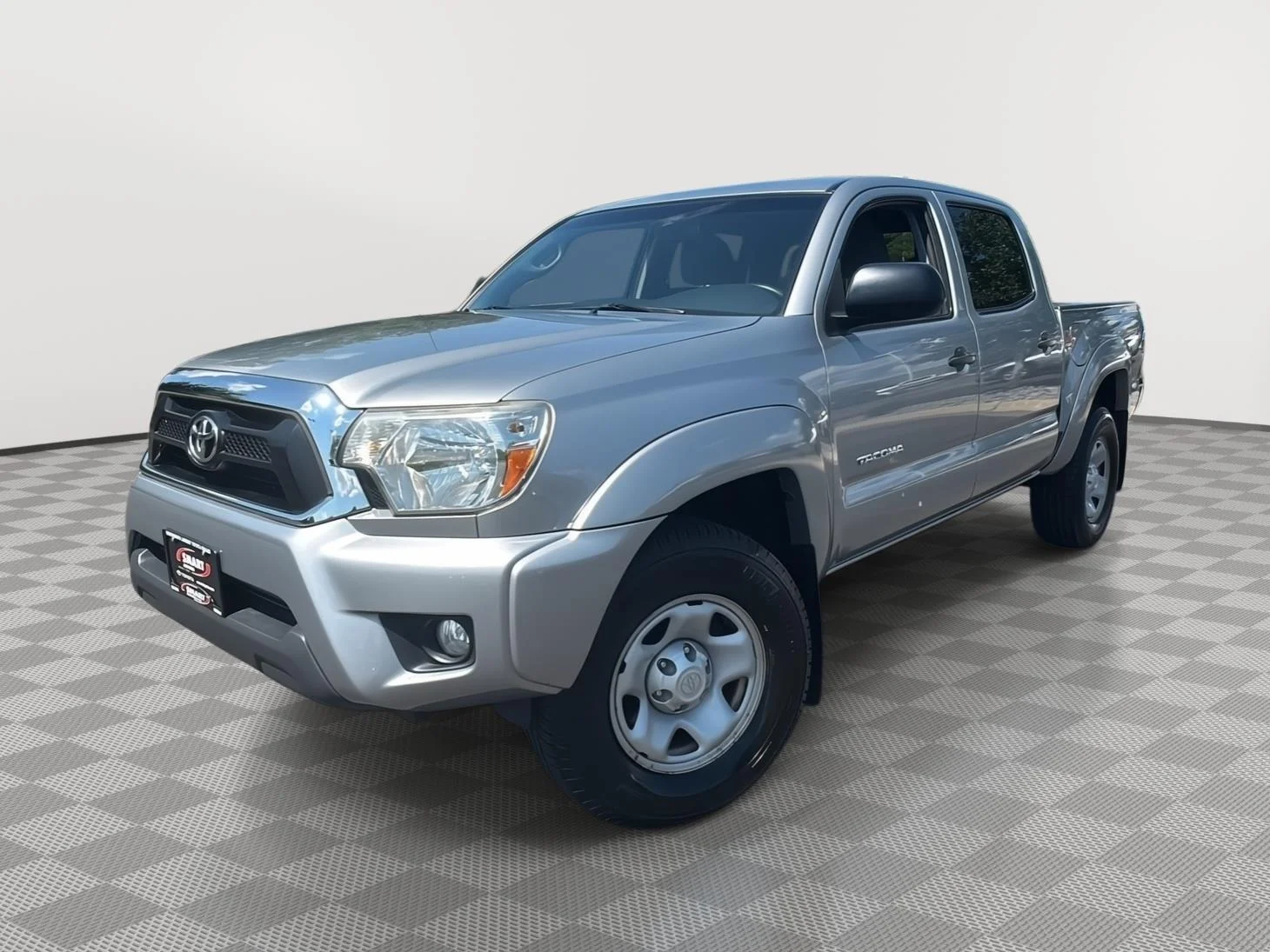 Used 2014 Silver Sky Metallic Toyota  image 1