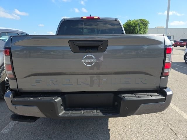 Used 2025 Gray Nissan SV image 4