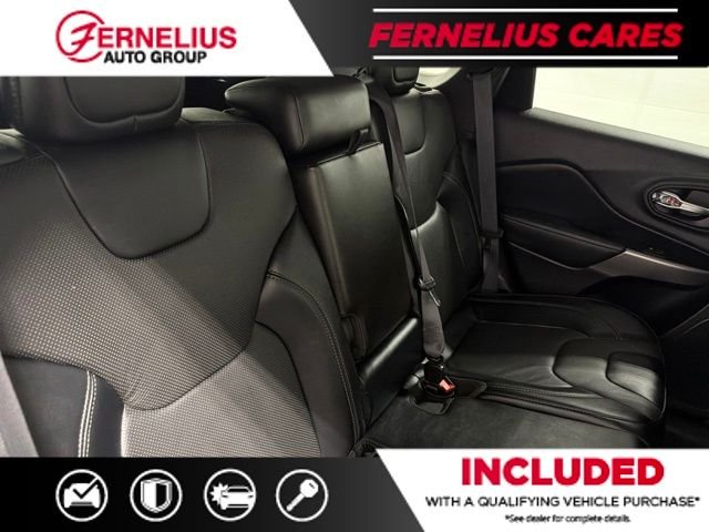 Used 2022 White Jeep Latitude Lux image 27