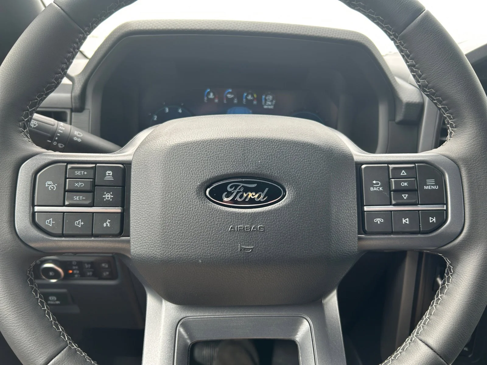 New 2026 Oxford White Ford XLT image 21