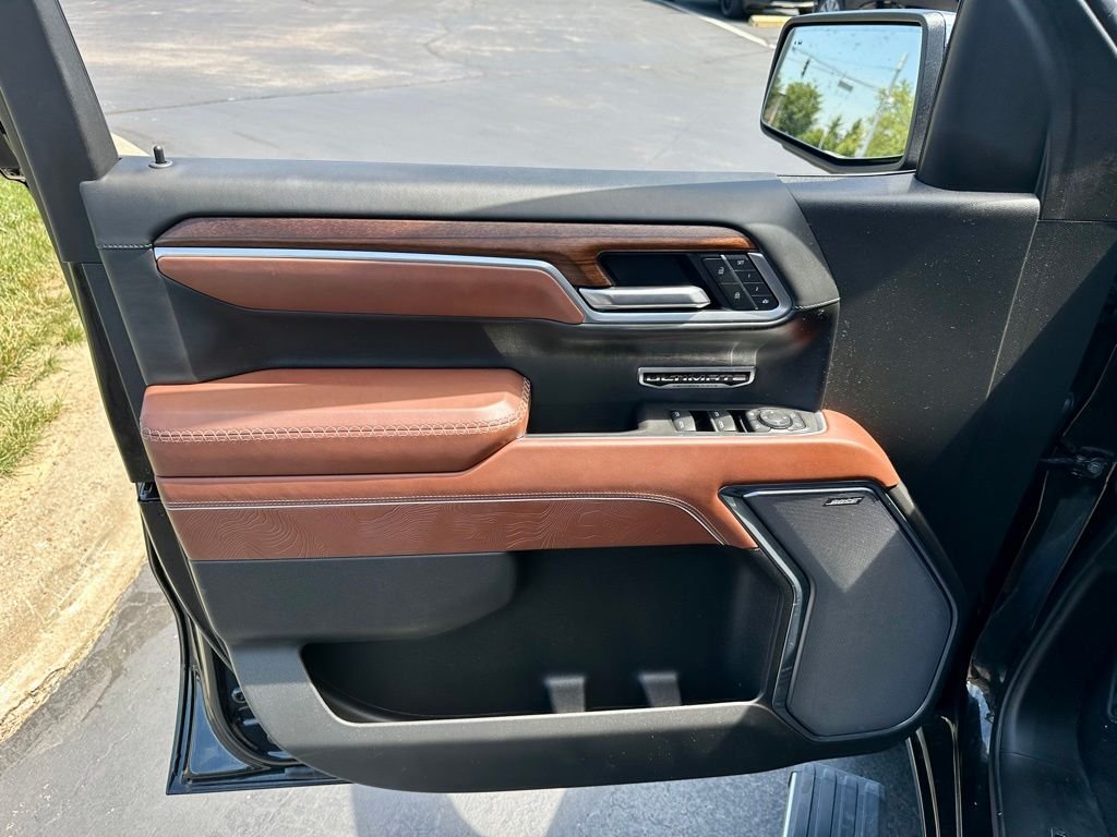 Used 2025 Black GMC Denali Ultimate image 12