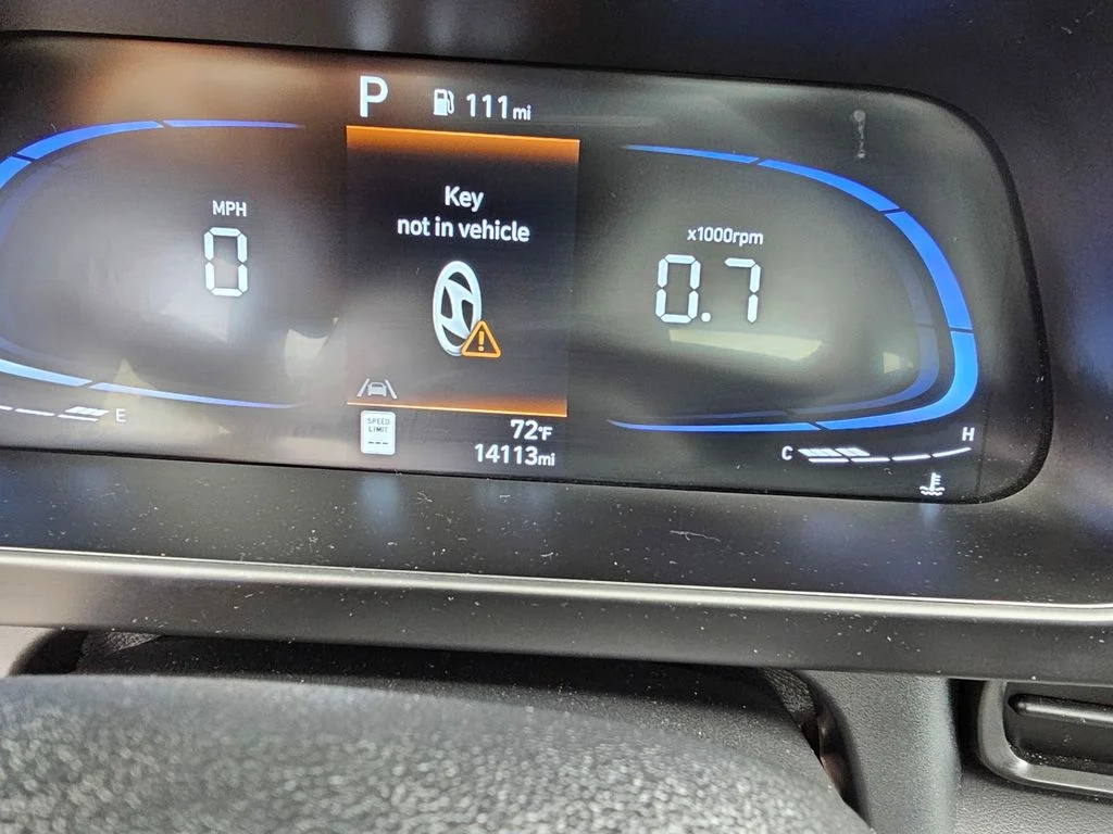 Used 2025 Gray Hyundai SEL Sport image 22