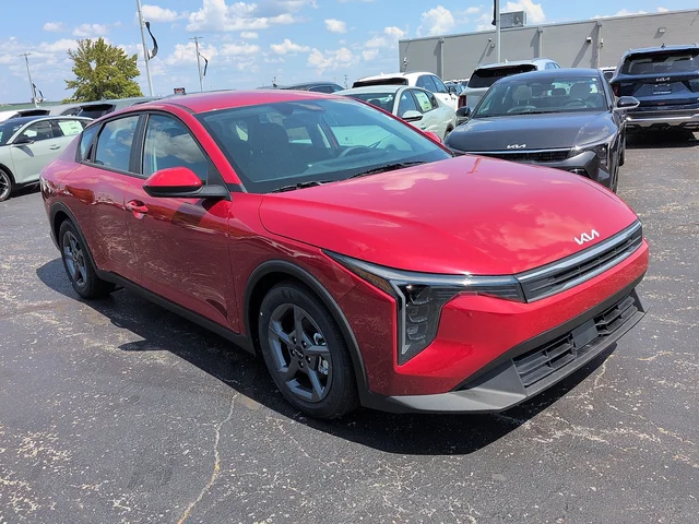 2026 Kia K4 LXS