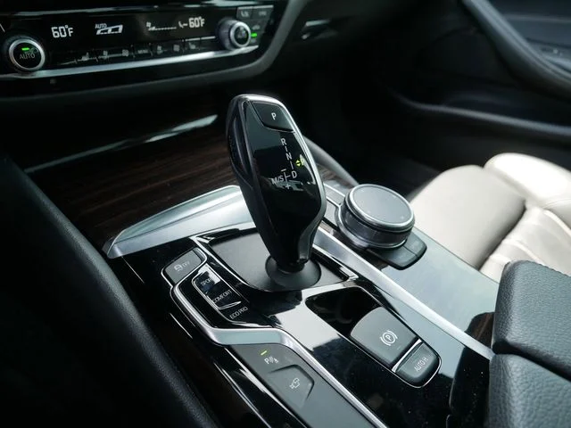 Used 2019 Blue Metallic BMW 540i xDrive image 33
