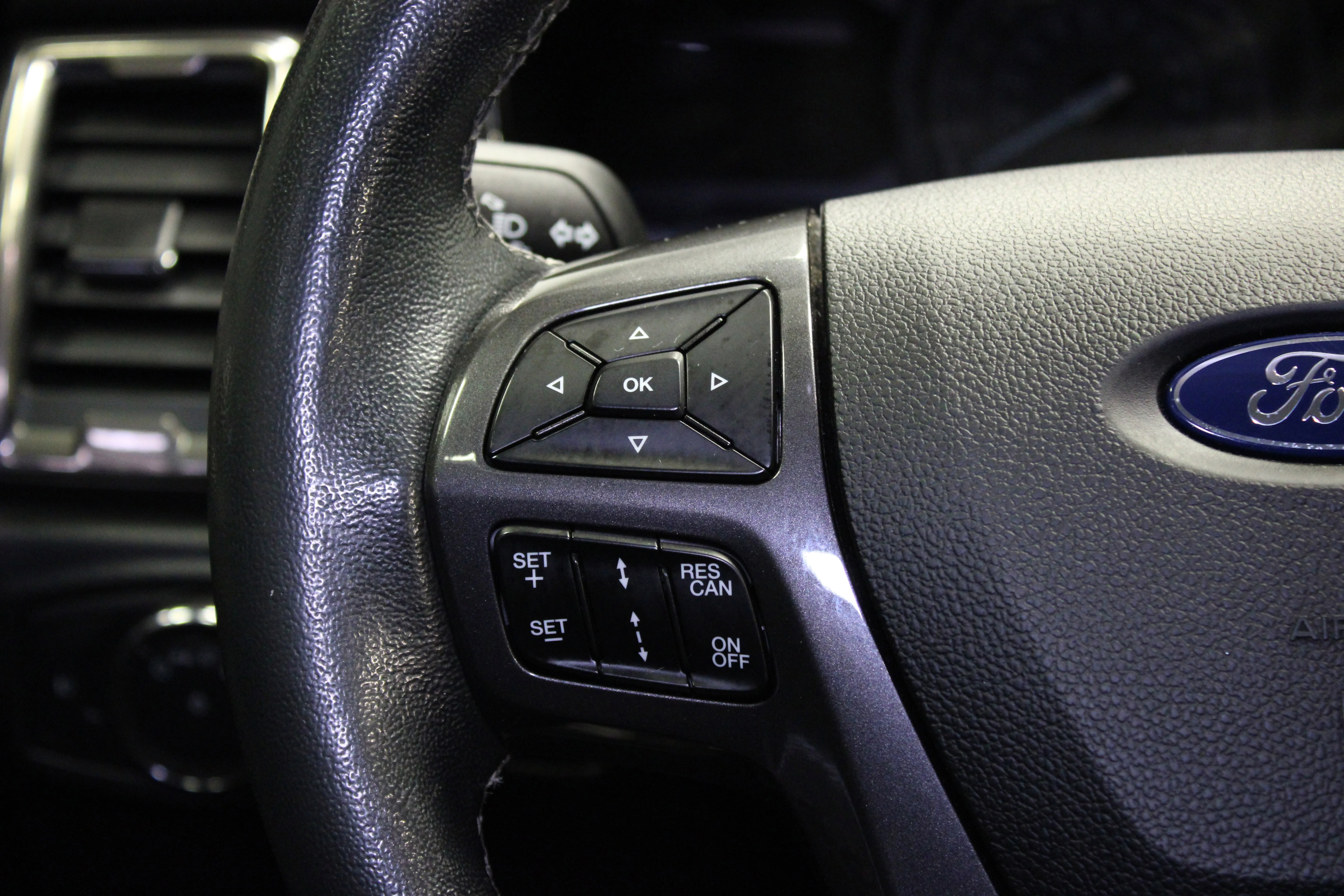 Used 2020 Shadow Black Ford Lariat image 23
