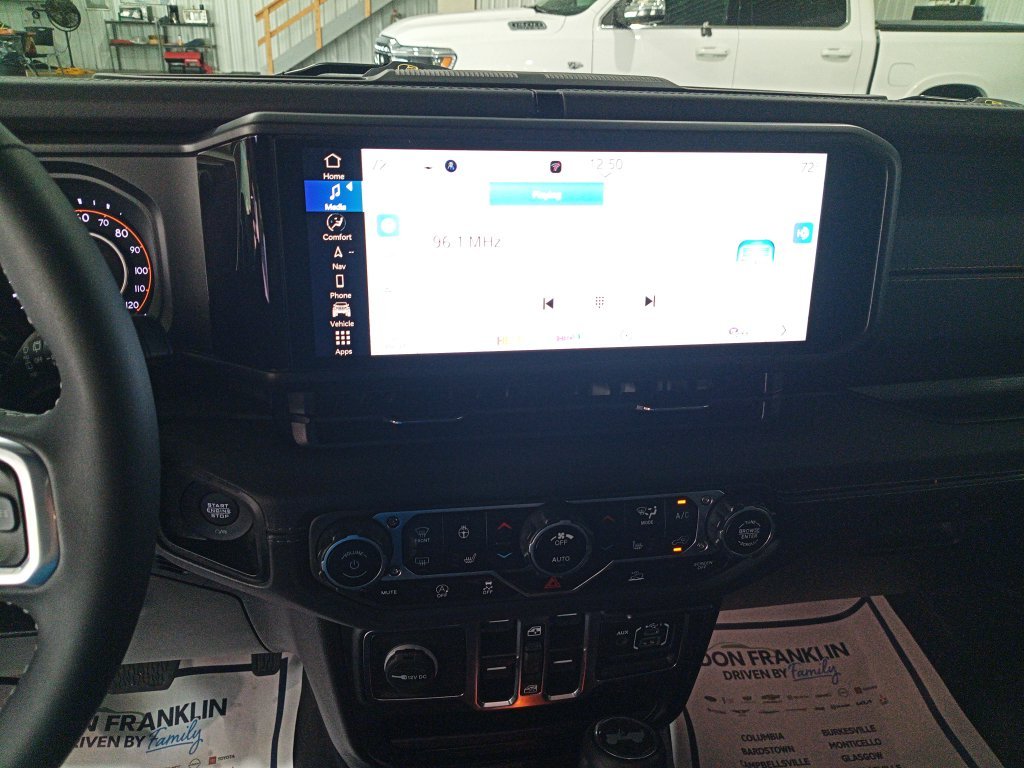 Used 2025 Gray Jeep Sahara image 22