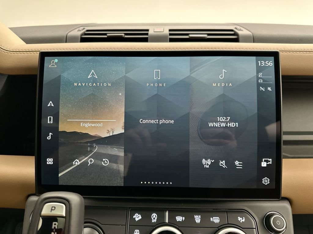 New 2026 Woolstone Green Land Rover X-Dynamic SE image 14