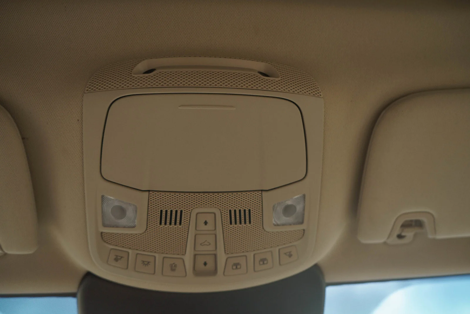 Used 2020 White Lincoln Reserve image 22
