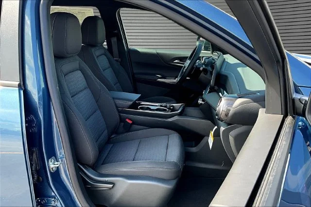 2027 Chevrolet Equinox LT - Photo 11