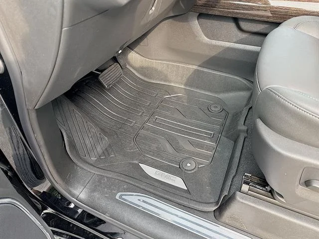 New 2026 Onyx Black GMC Elevation image 35
