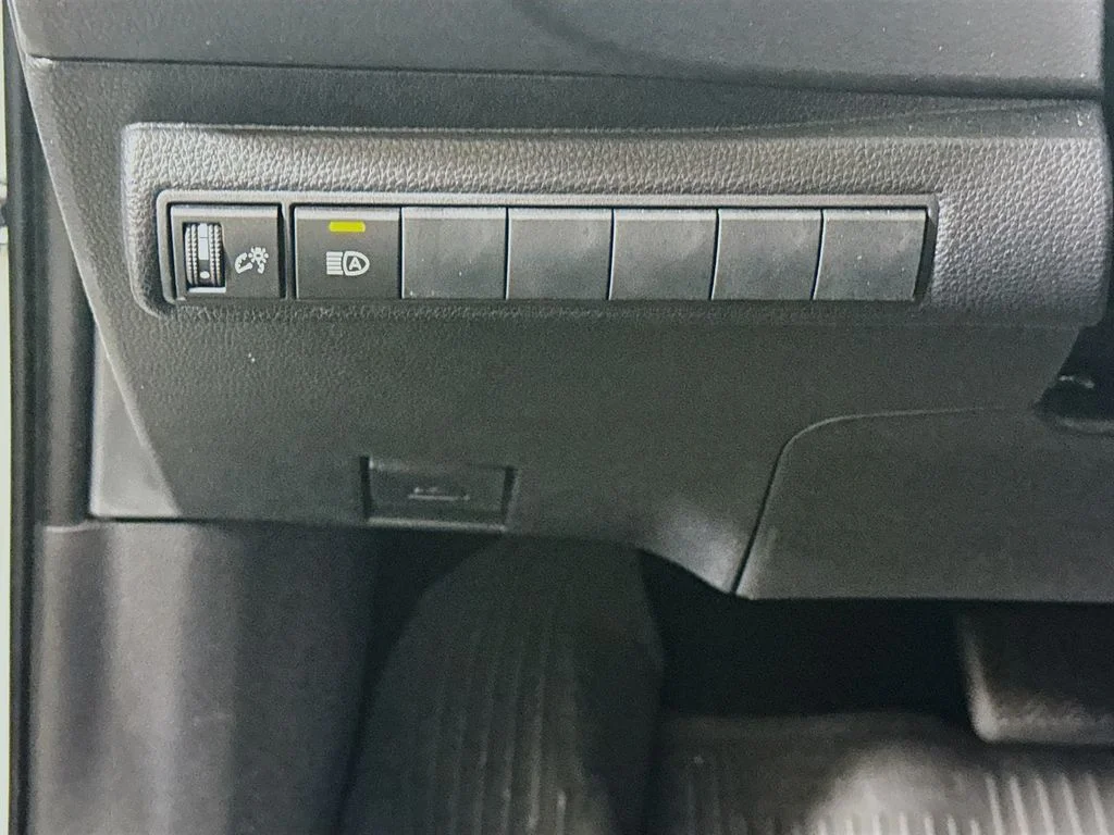 Used 2024 Wind Chill Pearl Toyota XSE image 12