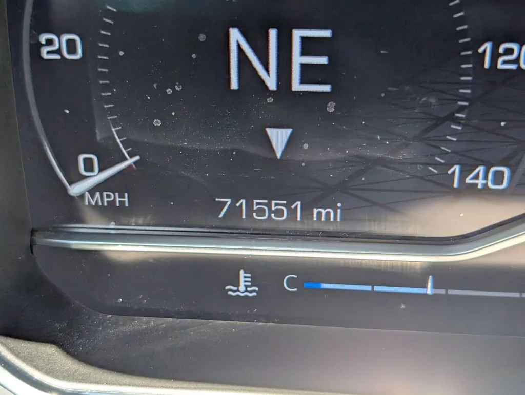 Used 2023 White GMC AT4X image 24