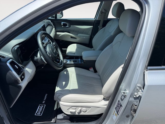 Used 2023 Silky Silver Kia SX Prestige image 10
