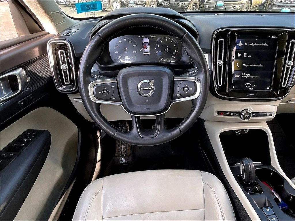 Used 2020 White Volvo Momentum image 16