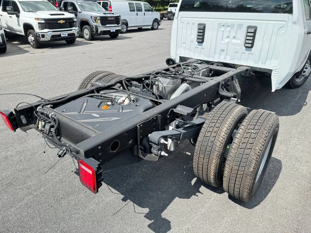New 2026 Summit White GMC Pro image 8