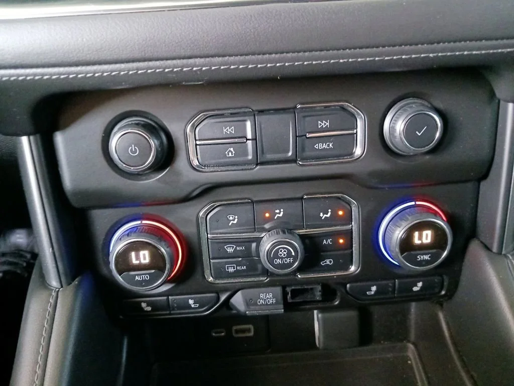 Used 2021 BLACK Chevrolet LT image 24