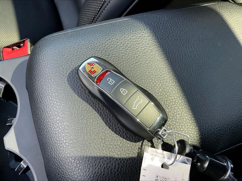 Used 2023 Gray Porsche  image 34