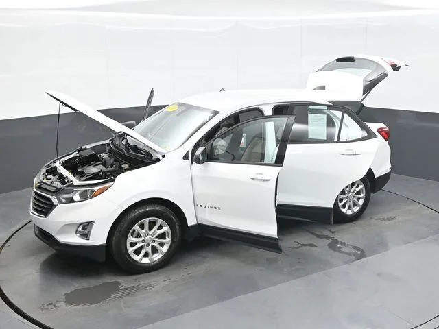 Used 2018 White Chevrolet LS image 28
