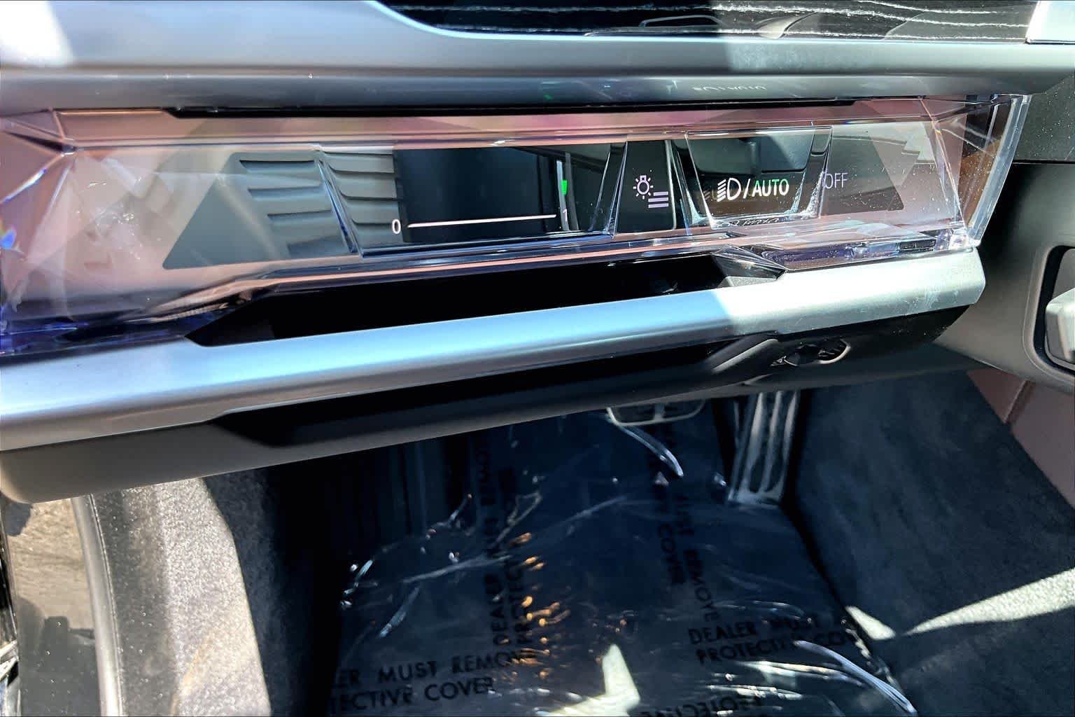 New 2026 Black Sapphire Metallic BMW 740i xDrive image 18