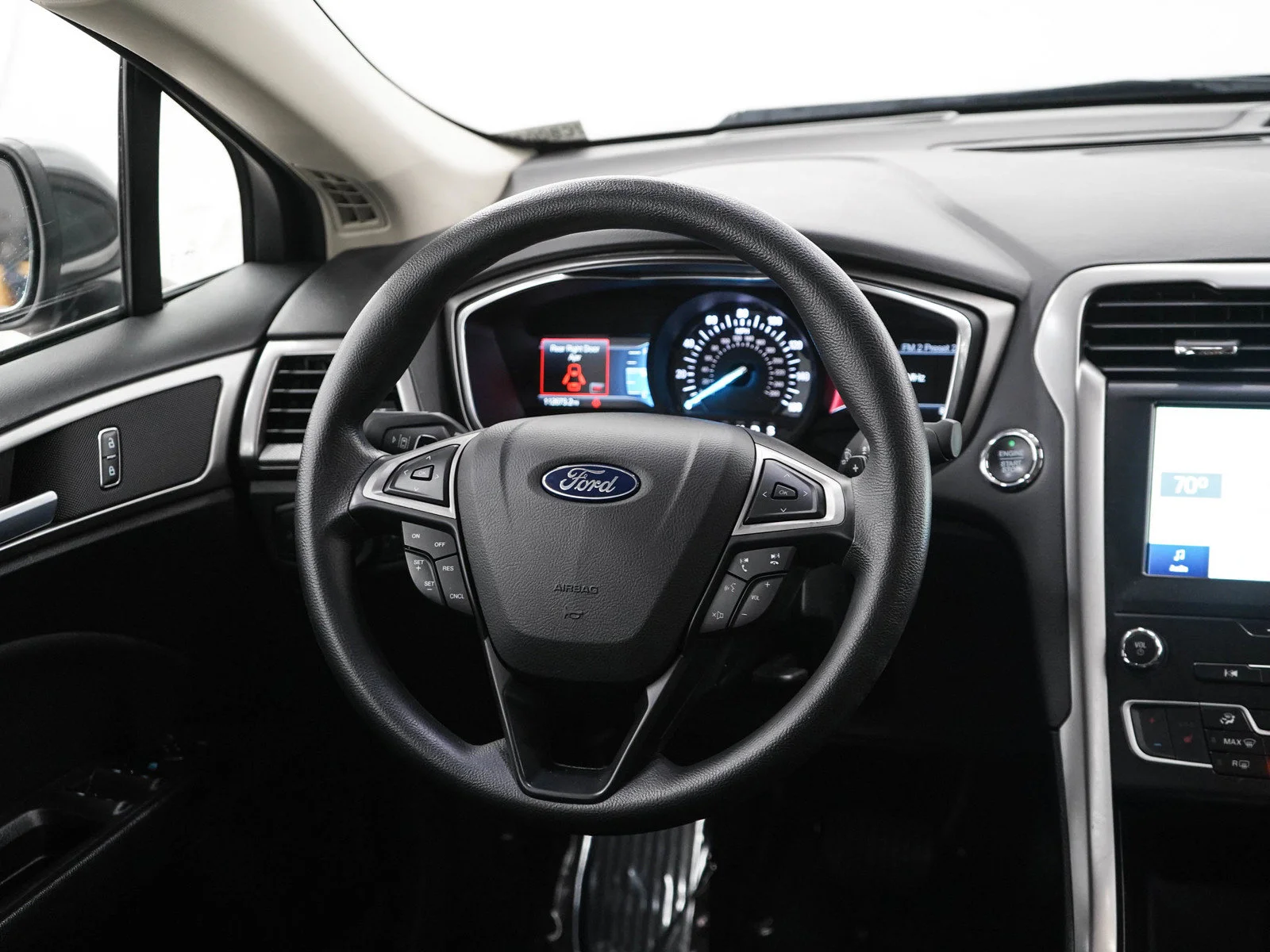 Used 2020 Magnetic Ford SE image 14