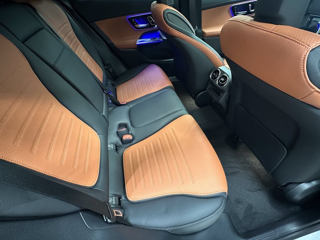 New 2026 MANUFAKTUR Moonlight White Metallic Mercedes-Benz GLC 300 image 18