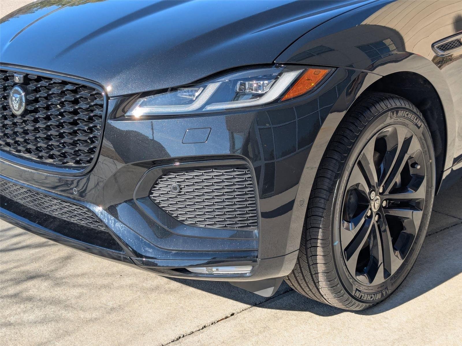 New 2026 Santorini Black Metallic Jaguar R-Dynamic S image 9