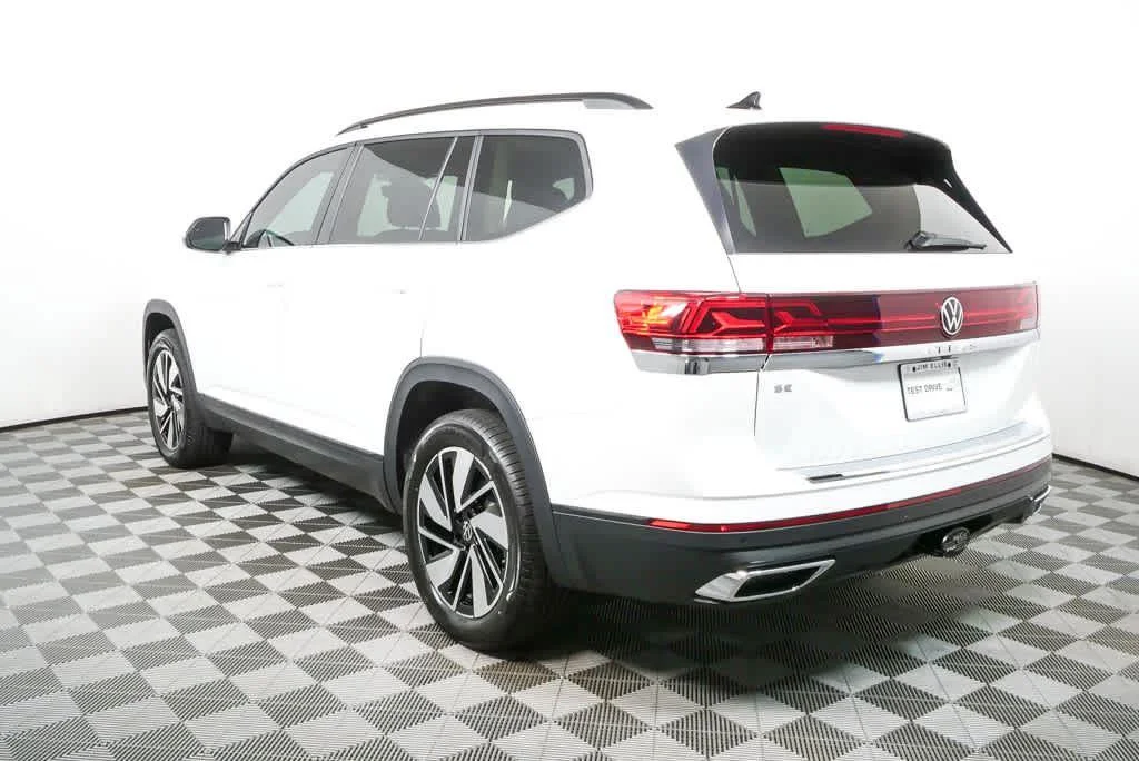New 2026 Opal White Pearl Volkswagen 2.0T SE w/Technology image 30