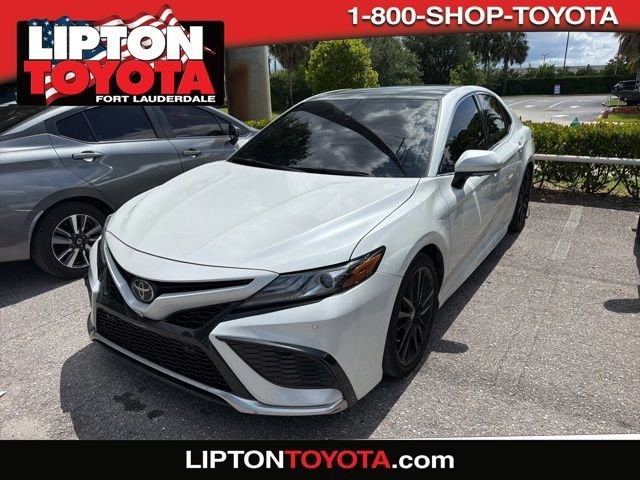 2023 Toyota Camry XSE V6's photo