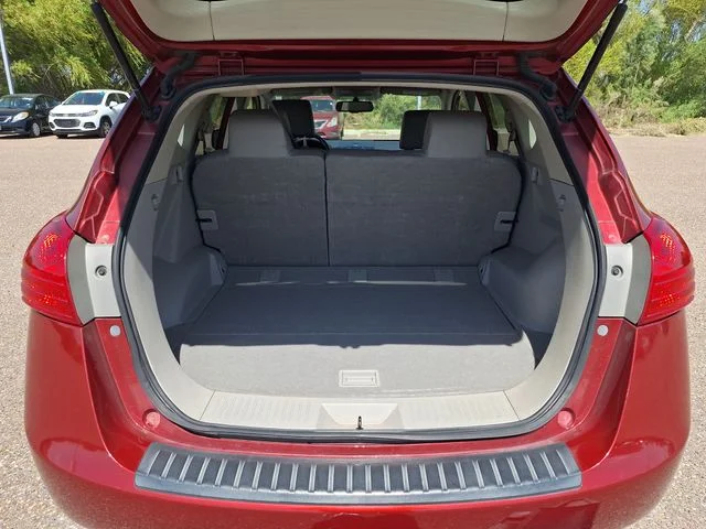 Used 2013 Red Nissan SL image 13