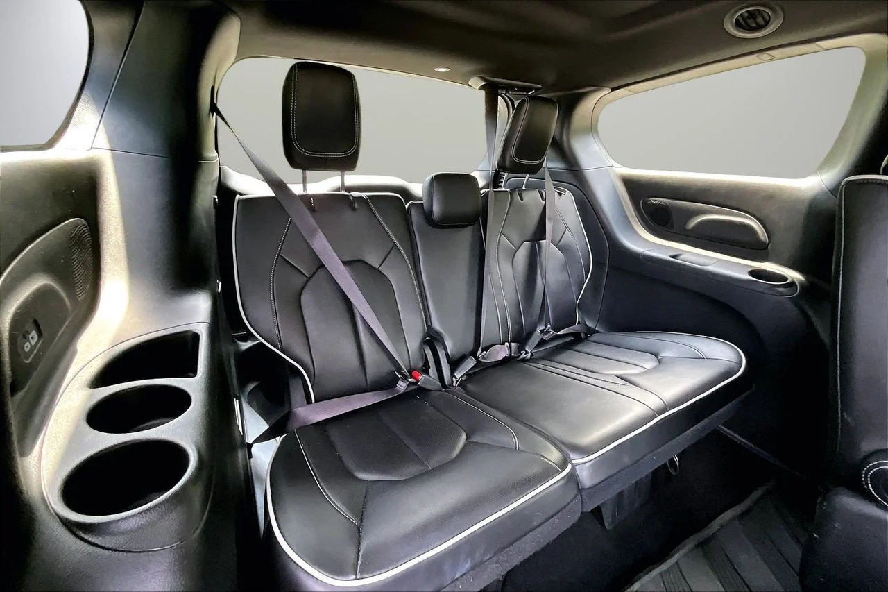 Used 2023 Gray Chrysler Limited image 26