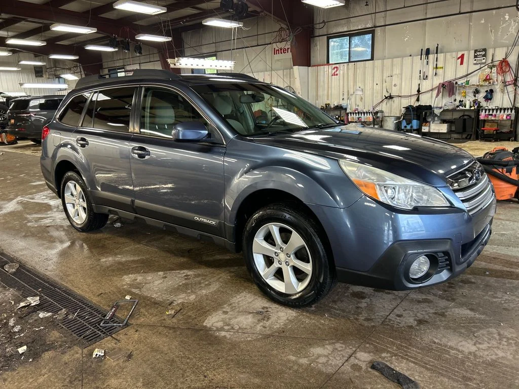 Used 2014 Blue Subaru 2.5i Premium image 7