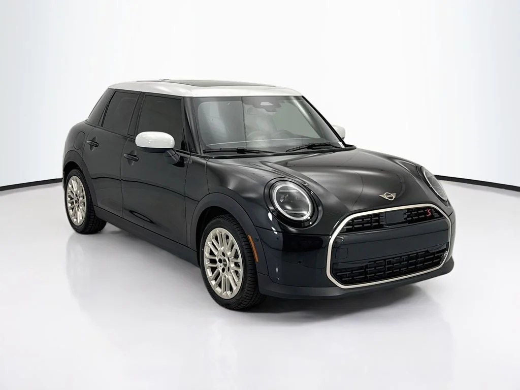 New 2026 Midnight Black II Metallic MINI Signature Plus image 3