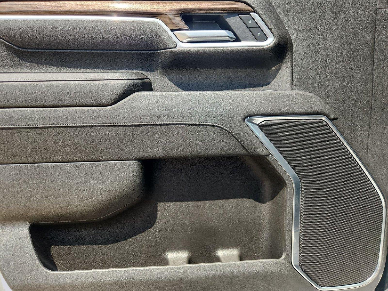 2025 Chevrolet Silverado 2500 HD photo 22 of 33