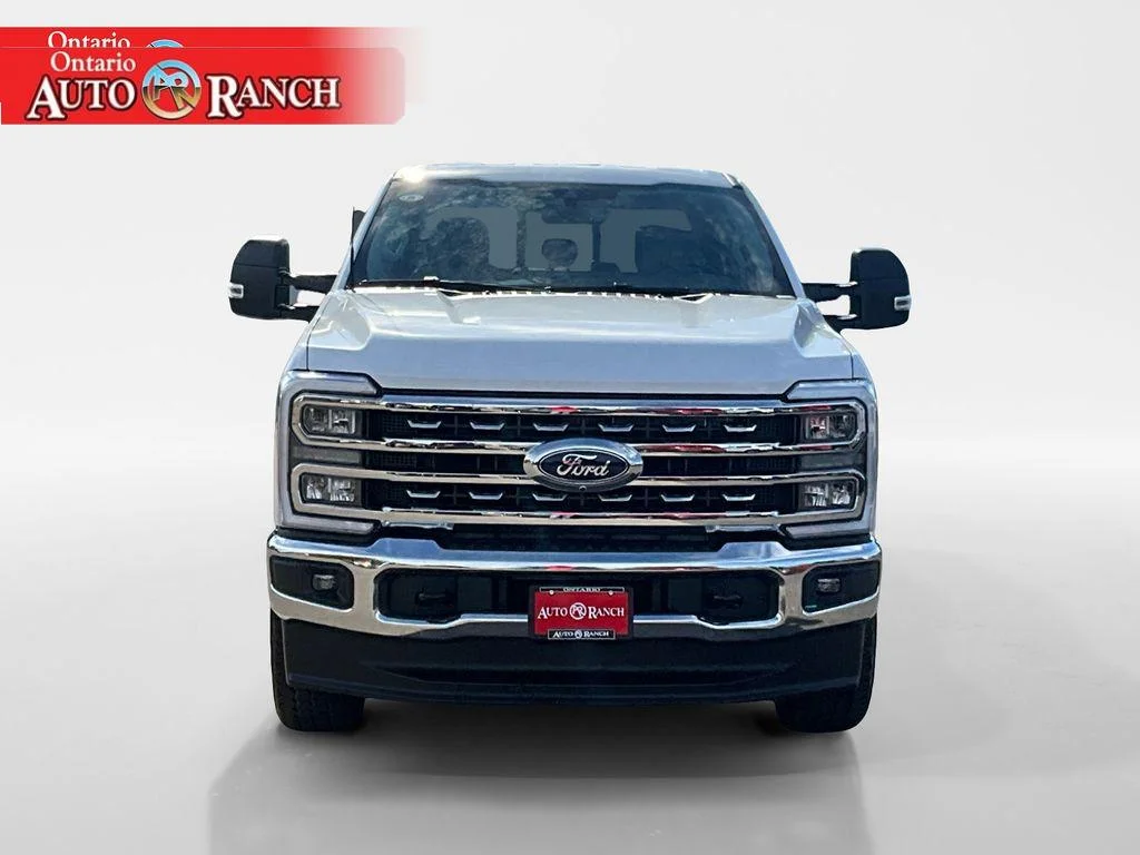 New 2026 Oxford White Ford XLT image 8