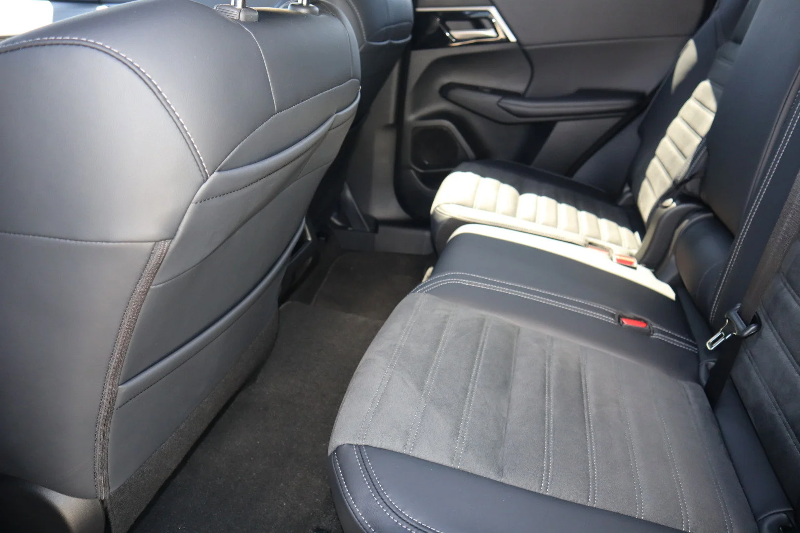 New 2026 Moonrock Gray Nissan SL image 16