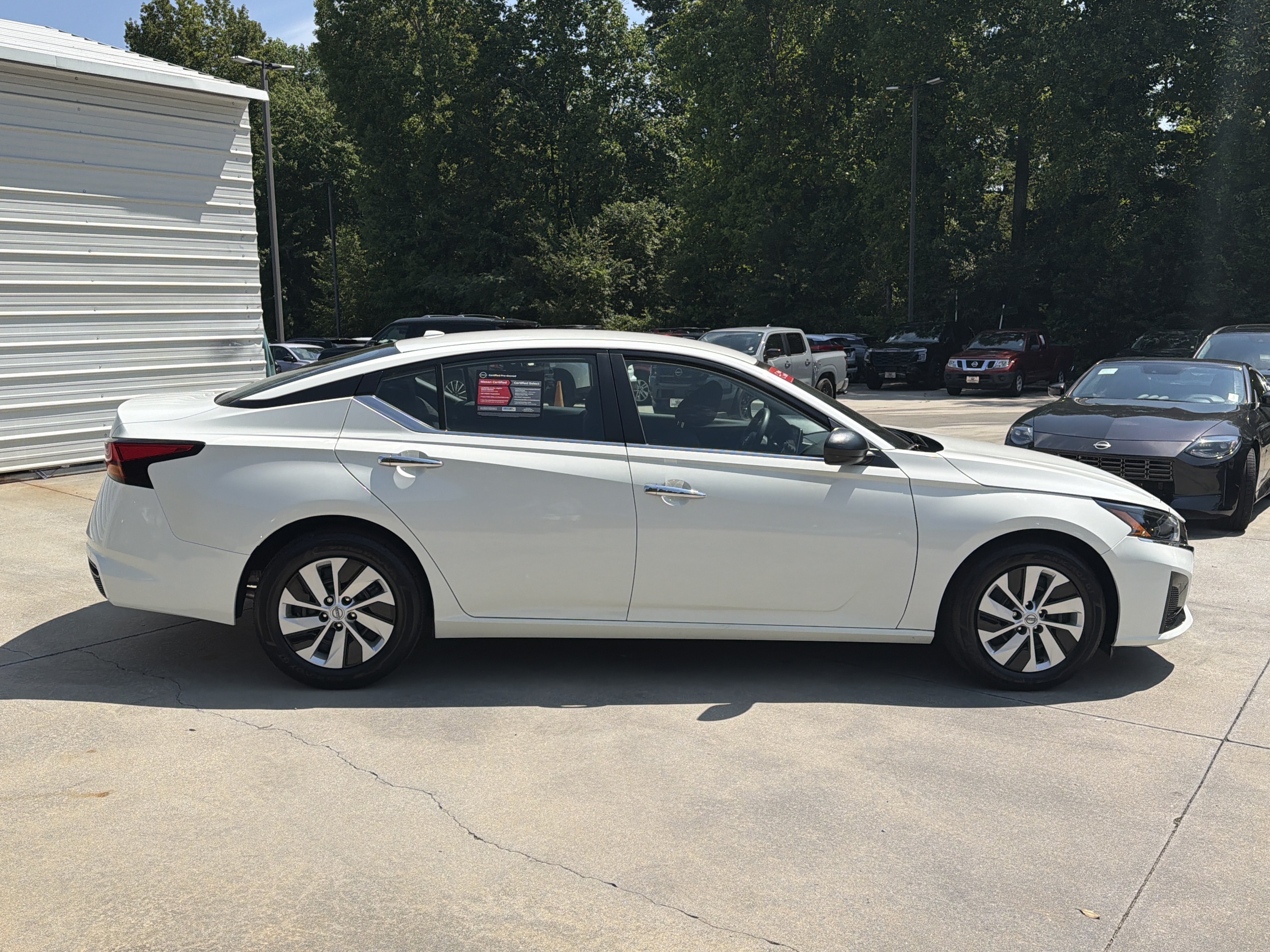 Certified Used 2025 Glacier White Nissan S image 9