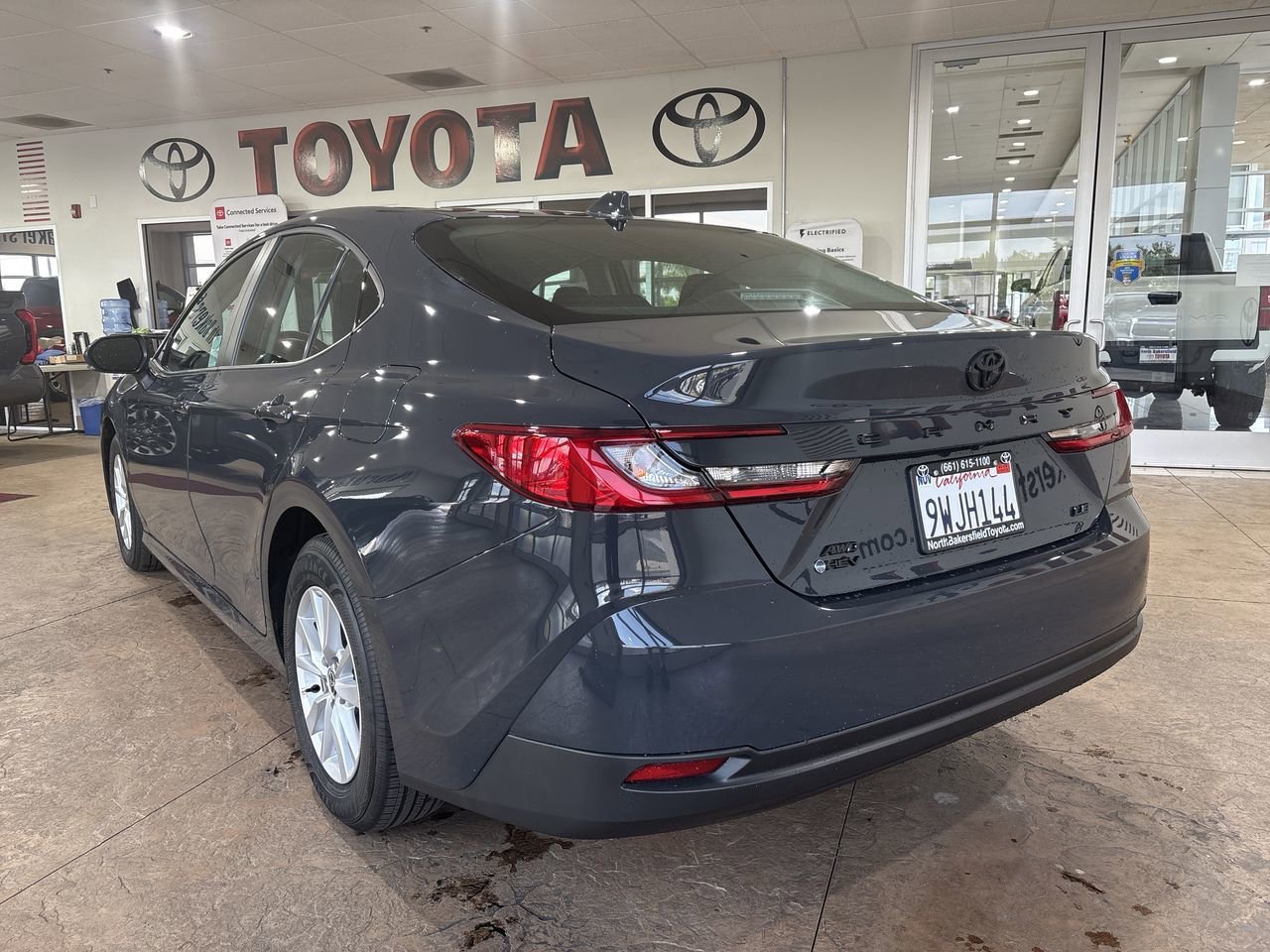 2026 Toyota Camry LE - Photo 8