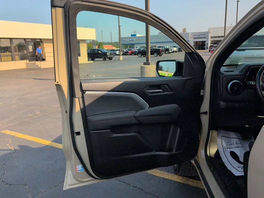 Used 2023 Sand Dune Metallic Chevrolet Z71 image 17