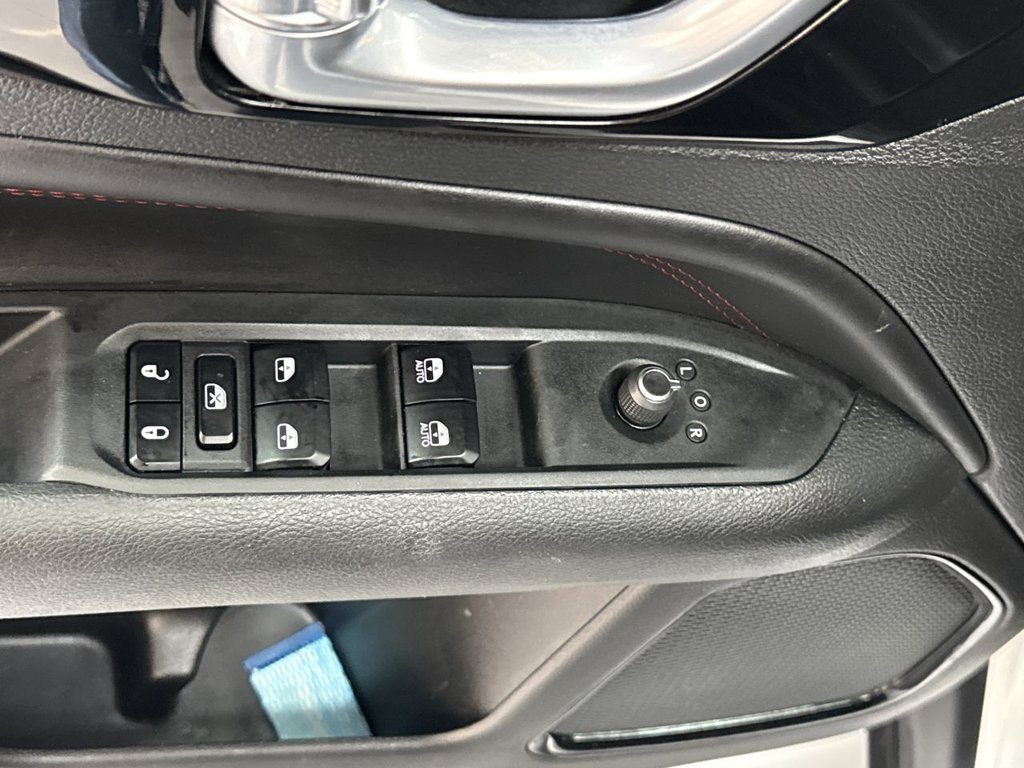 Used 2022 Bright White Clearcoat Jeep Trailhawk image 15