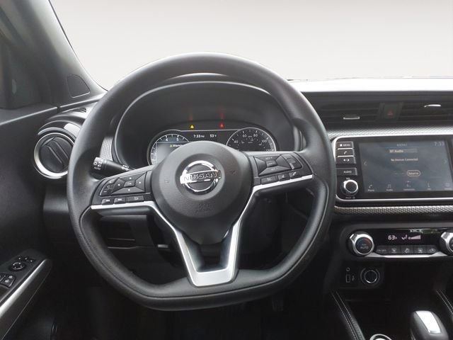 Used 2020 Orange Nissan SV image 12