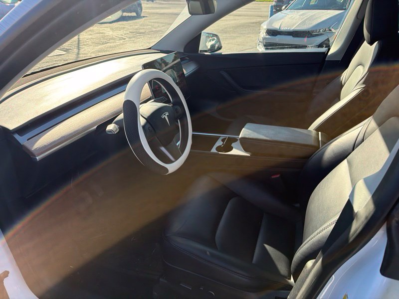 Used 2022  Tesla Long Range image 13