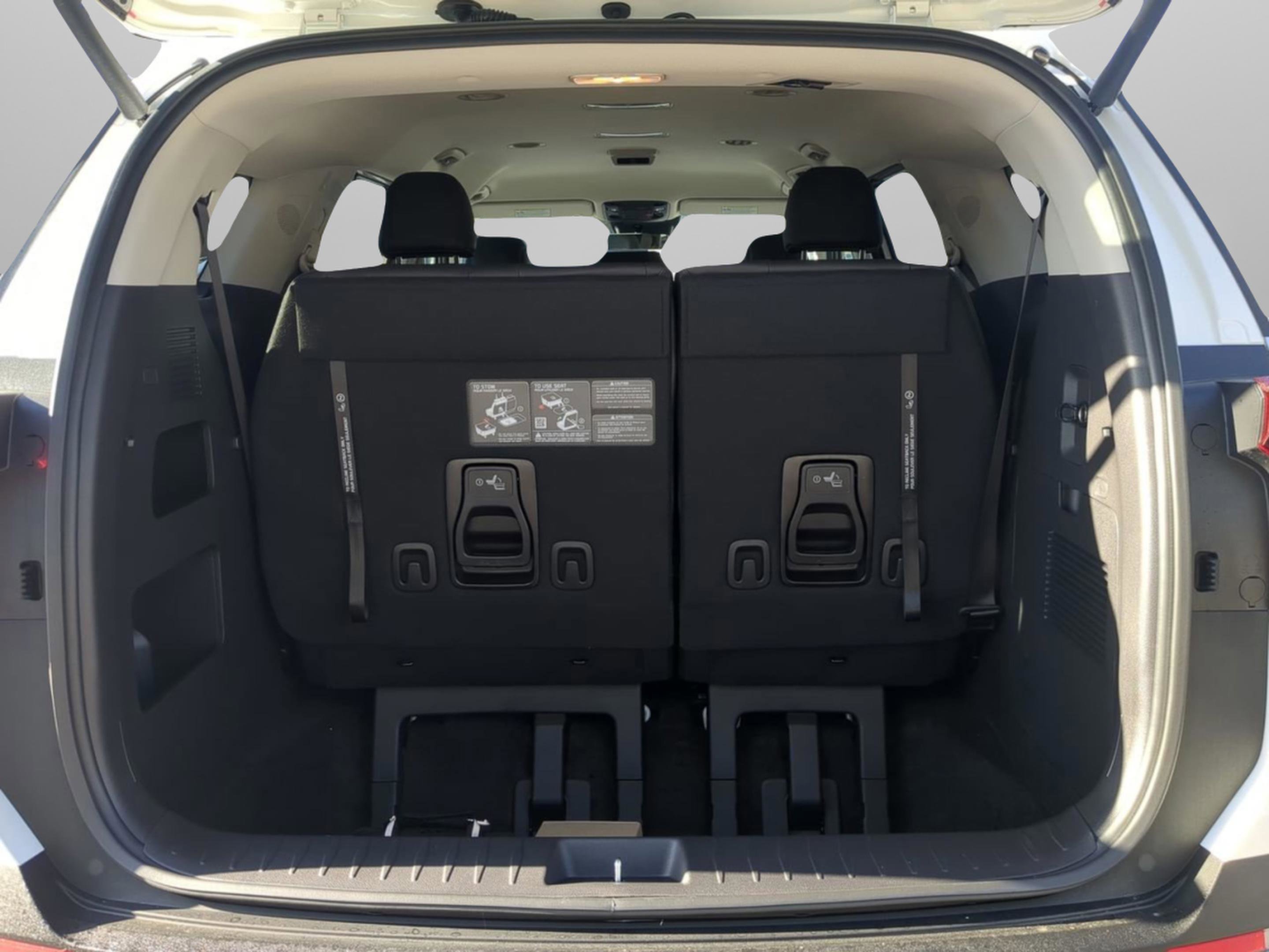 New 2026 Snow White Pearl Kia EX image 14