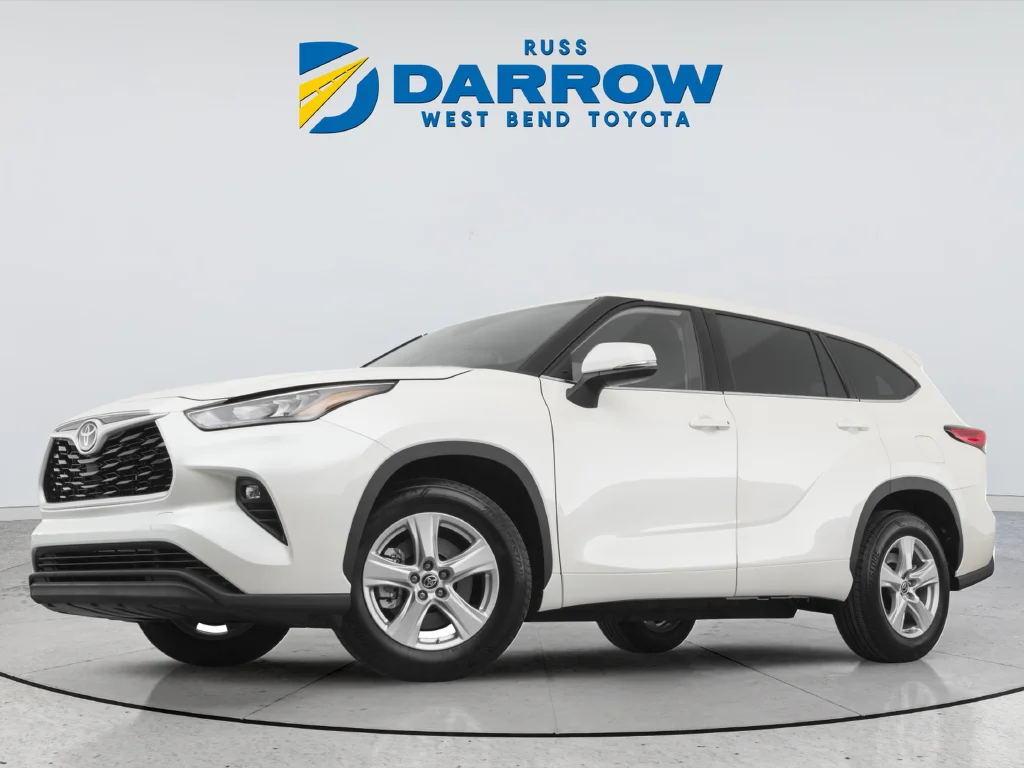 Used 2020 White Toyota XLE image 5