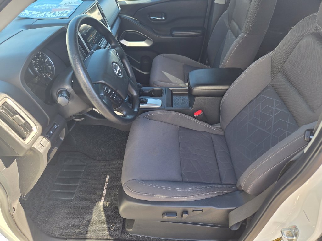 Used 2025 White Nissan SV image 10